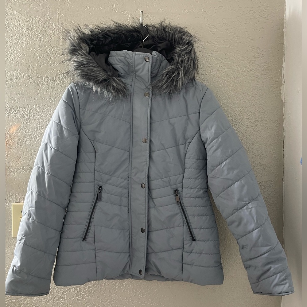 Maralyn & Me Light Frozen Blue Puffer Jacket with Faux Fur Hood Size Medium
